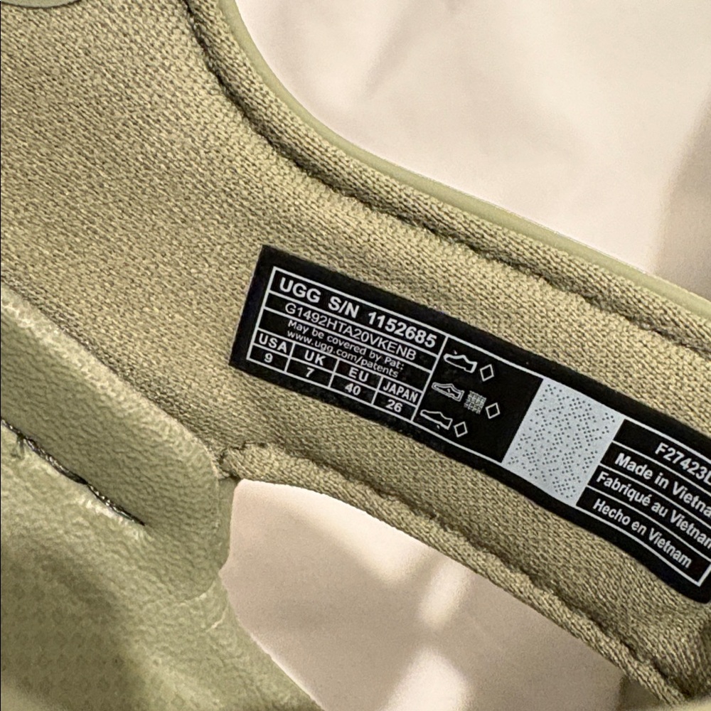 UGG GoldenGlow Platform Sandals - Shaded Clover, 9 - Picture 11 of 11